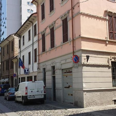 Hotel Astor Пиаченца Екстериор снимка