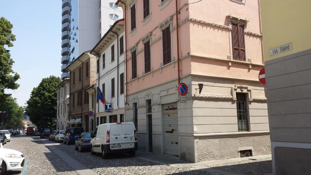 Hotel Astor Пиаченца Екстериор снимка